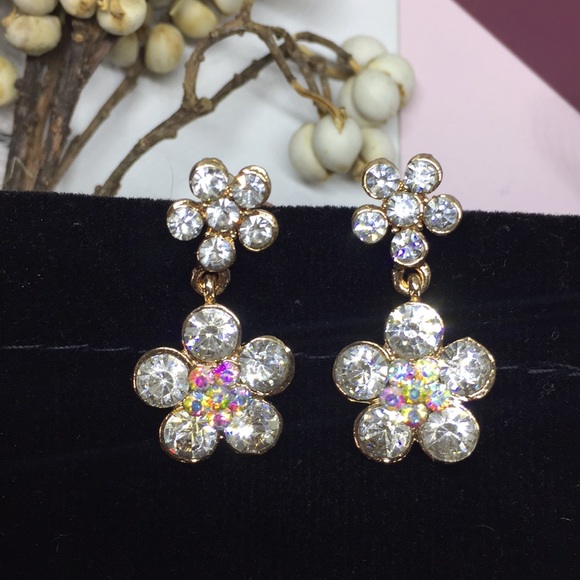Cherry blossoms 🌸 Diamond Drop Earrings - Picture 2 of 3